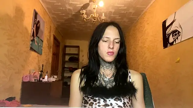 Snapshot of NamBraun chatting on 10-19-25, 05:13 NamBraun online show from 10-19-25, 05:13