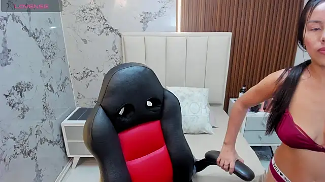 SAMANTHABENET online show from 05-08-26, 01:05