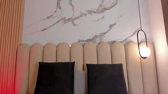 Snapshot of Sophi_davis chatting on 11-26-25, 12:00 Sophi davis online show from 11-26-25, 12:00