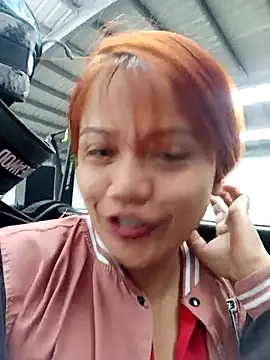 Snapshot of Tiffany-Parker_ chatting on 09-25-25, 12:42 Tiffany-Parker  online show from 09-25-25, 12:42