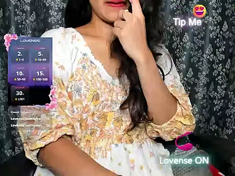 Queen-Bee143 online show from 03-02-26, 06:04