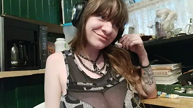 maribel672 online show from 10-04-25, 05:00