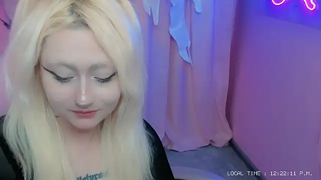 Snapshot of JuliaSharkk chatting on 10-28-25, 10:23 JuliaSharkk online show from 10-28-25, 10:23