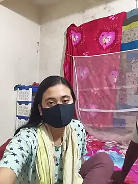 Snapshot of Love_Queen11 chatting on 11-06-25, 03:35 Love Queen11 online show from 11-06-25, 03:35