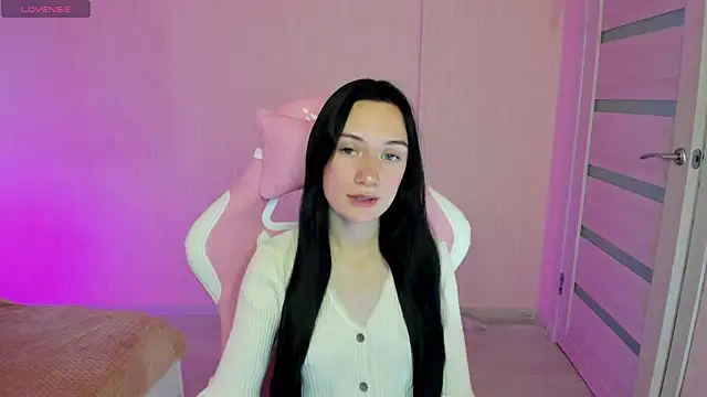 Snapshot of Arina_Meow19 chatting on 10-08-25, 06:00 Arina Meow19 online show from 10-08-25, 06:00