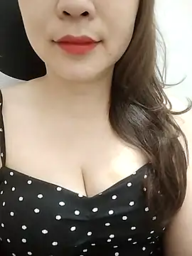 Girl Shy2000 online show from 04-20-26, 09:45