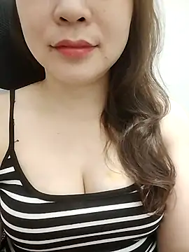 Girl Shy2000 online show from 04-22-26, 11:06