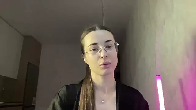 Feynelle online show from 10-23-25, 09:02