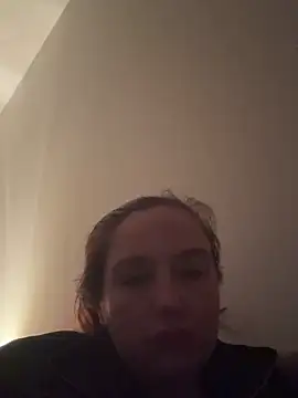 Snapshot of Eleanorxx chatting on 10-27-25, 08:24 Eleanorxx online show from 10-27-25, 08:24