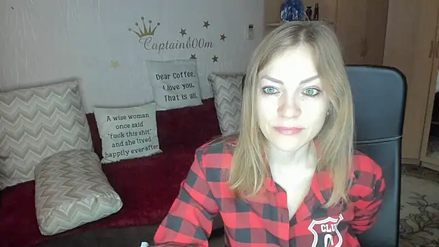 Tiffany Bates online show from 10-09-25, 03:48