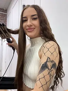 Luna Olsen online show from 01-11-26, 04:17