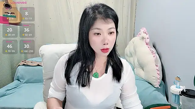 Snapshot of Huanhuan- chatting on 10-04-25, 02:15 Huanhuan- online show from 10-04-25, 02:15