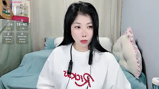 Snapshot of Huanhuan- chatting on 10-05-25, 05:39 Huanhuan- online show from 10-05-25, 05:39