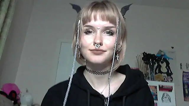 Paradoxy  online show from 04-24-26, 08:22