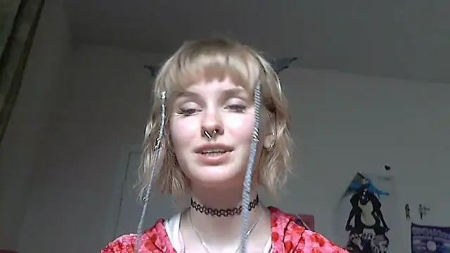 Snapshot of Paradoxy_ chatting on 05-12-26, 08:28 Paradoxy online show from 05-12-26, 08:28