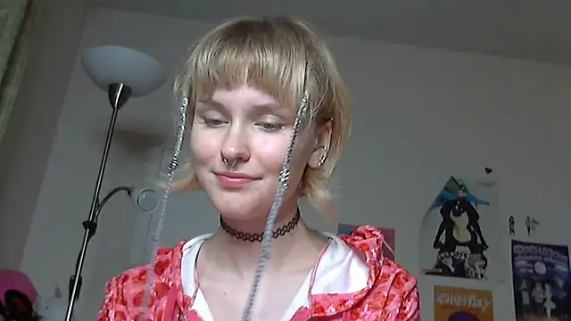 Snapshot of Paradoxy_ chatting on 06-24-26, 07:46 Paradoxy online show from 06-24-26, 07:46