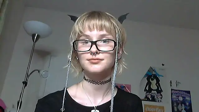 Snapshot of Paradoxy_ chatting on 06-26-26, 08:13 Paradoxy online show from 06-26-26, 08:13