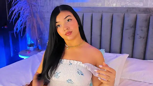 EmmaBlossom online show from 11-15-25, 06:48