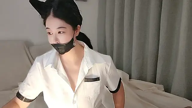 xinyin6666 online show from 11-17-25, 02:34
