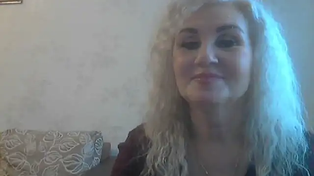 Snapshot of LadySexyBlond chatting on 10-16-25, 05:41 LadySexyBlond online show from 10-16-25, 05:41