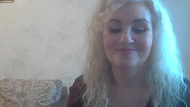 Snapshot of LadySexyBlond chatting on 10-16-25, 06:20 LadySexyBlond online show from 10-16-25, 06:20
