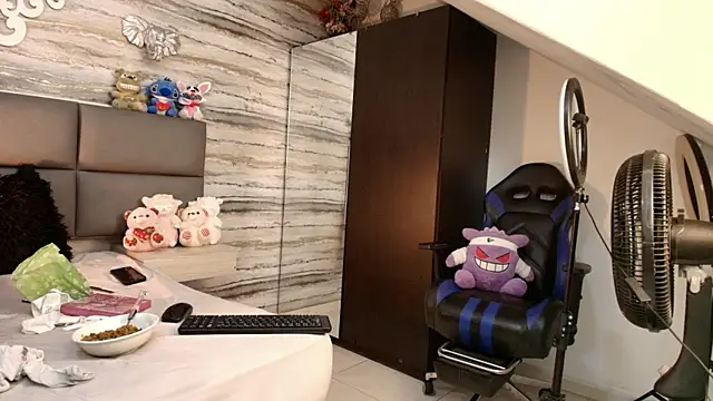 Lovers 21 online show from 02-11-26, 03:44