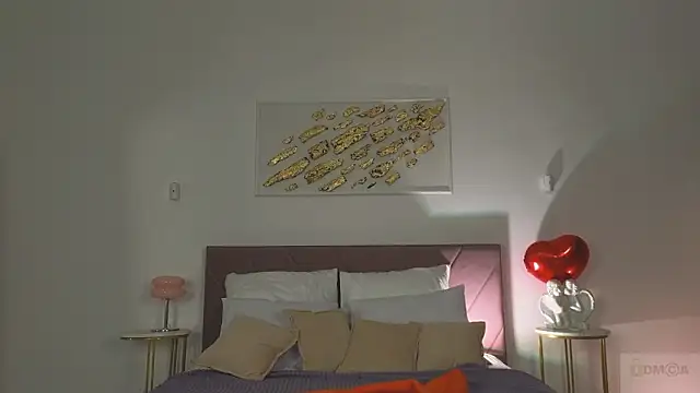 Nicole Broown  online show from 02-22-26, 09:13