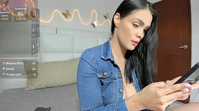 Antonella Maxwell online show from 01-15-26, 07:17