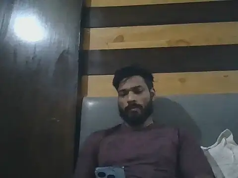 Snapshot of Raw12499 chatting on 11-04-25, 03:33 Raw12499 online show from 11-04-25, 03:33