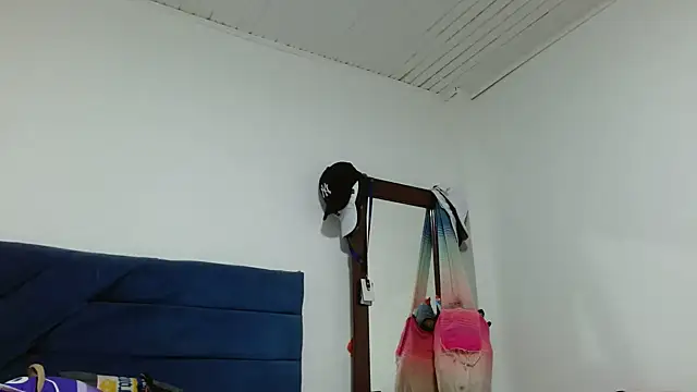 Maira Diaz online show from 11-04-25, 03:44