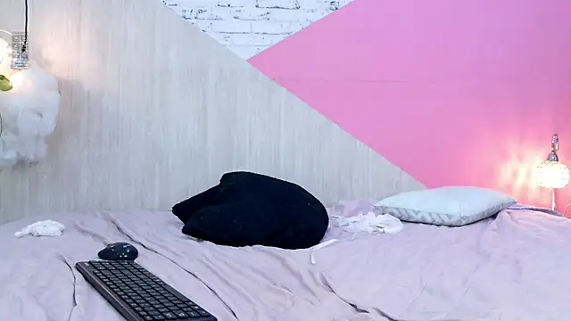 Snapshot of adisson_petite1 chatting on 02-09-26, 05:28 adisson petite1 online show from 02-09-26, 05:28