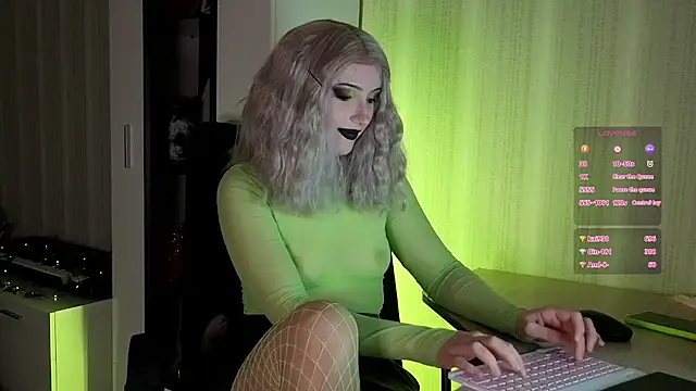 Snapshot of violet-siren-x chatting on 11-05-25, 09:26 violet-siren-x online show from 11-05-25, 09:26