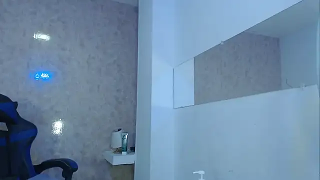 Aaron Foxxx online show from 10-08-25, 01:09