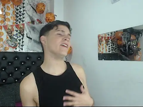 Aaron Foxxx online show from 10-15-25, 09:59