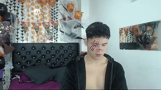 Aaron Foxxx online show from 10-18-25, 10:21