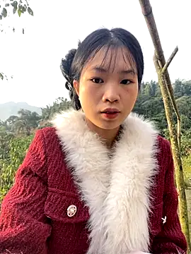 Snapshot of -mayhan11 chatting on 10-26-25, 11:42 -mayhan11 online show from 10-26-25, 11:42