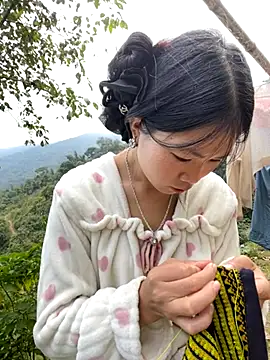 Snapshot of -mayhan11 chatting on 10-28-25, 07:45 -mayhan11 online show from 10-28-25, 07:45