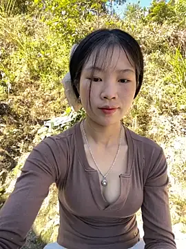 Snapshot of -mayhan11 chatting on 11-30-25, 04:49 -mayhan11 online show from 11-30-25, 04:49