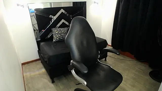 MarianaRojas  online show from 02-03-26, 06:22