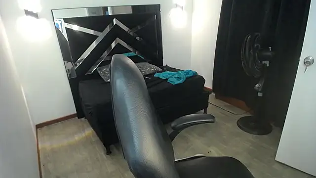 MarianaRojas  online show from 06-21-26, 06:27