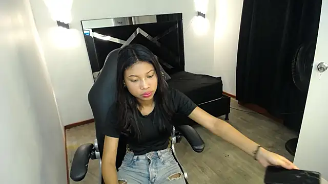 MarianaRojas  online show from 07-17-26, 03:57