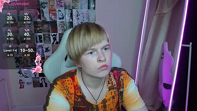 Cattie w  online show from 11-19-25, 01:27