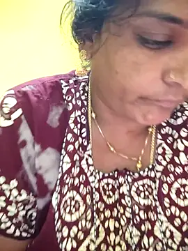 navyasree143 online show from 10-26-25, 03:12