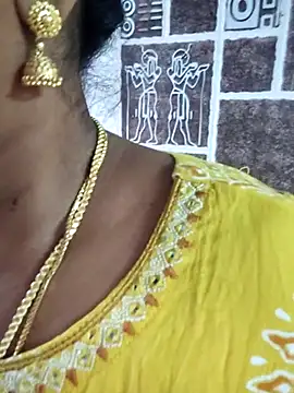 navyasree143 online show from 10-27-25, 04:38