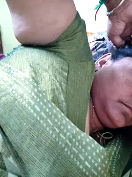 navyasree143 online show from 04-10-26, 09:58