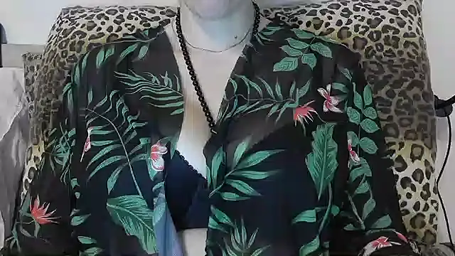 Estrella7x online show from 10-22-25, 03:12