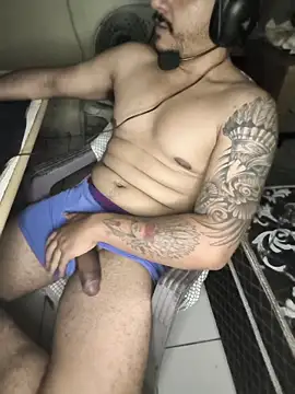 Snapshot of gtzmoreno chatting on 05-16-26, 01:32 gtzmoreno online show from 05-16-26, 01:32