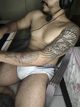 Snapshot of gtzmoreno chatting on 05-28-26, 02:53 gtzmoreno online show from 05-28-26, 02:53