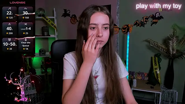 Snapshot of rebecca_smile chatting on 10-29-25, 01:24 rebecca smile online show from 10-29-25, 01:24