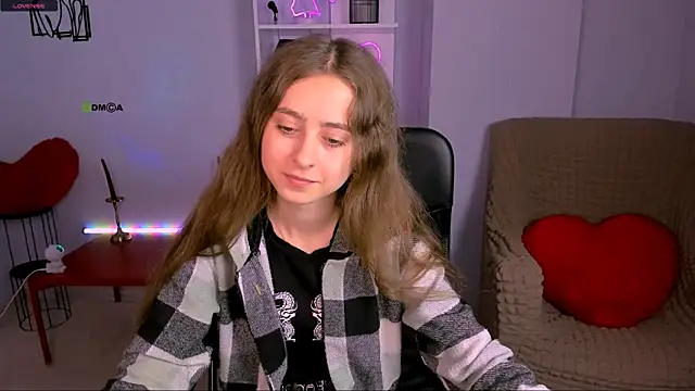 Snapshot of rebecca_smile chatting on 11-08-25, 01:11 rebecca smile online show from 11-08-25, 01:11